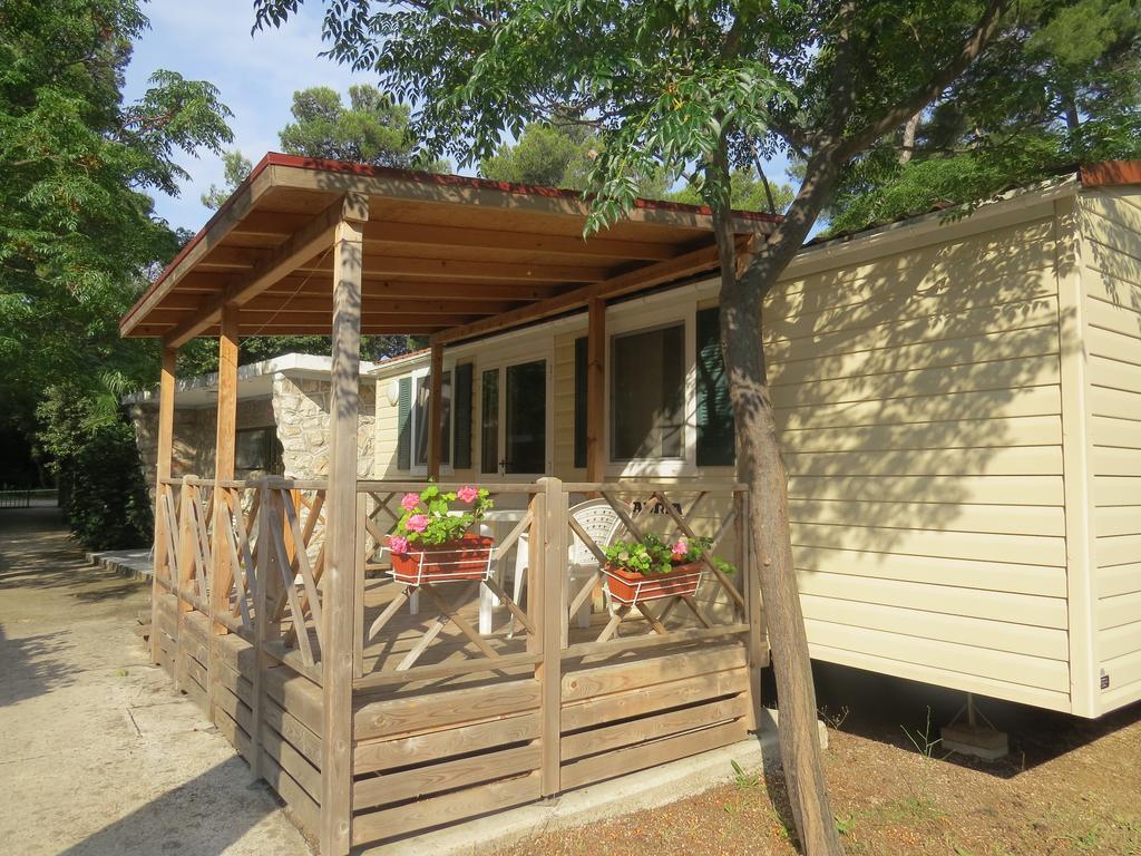 Camping Mia Bungalow & Mobile Home Biograd Na Moru Quarto foto